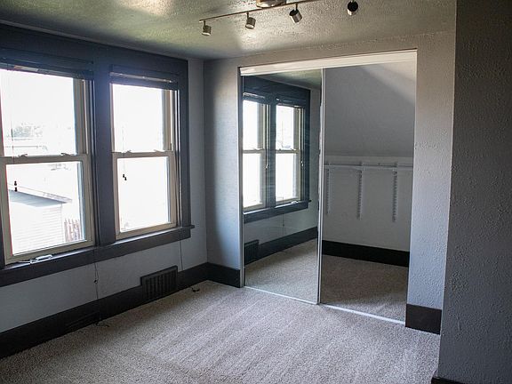 5th image of 110 1st Ave E