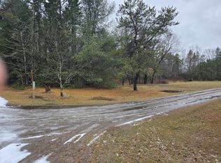 8 Alice Ln, Mountain, WI 54149