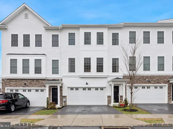 235 Red Leaf Ln, Exton, PA 19341