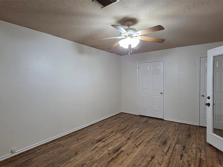 10635 Royal Cavins Dr — Photo 7