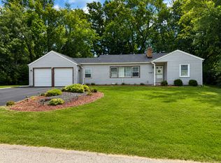 146 N Pleasant Rd, Lake Zurich, IL 60047