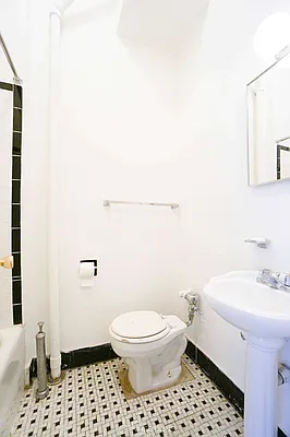 Rented by City Connections Realty | media 33