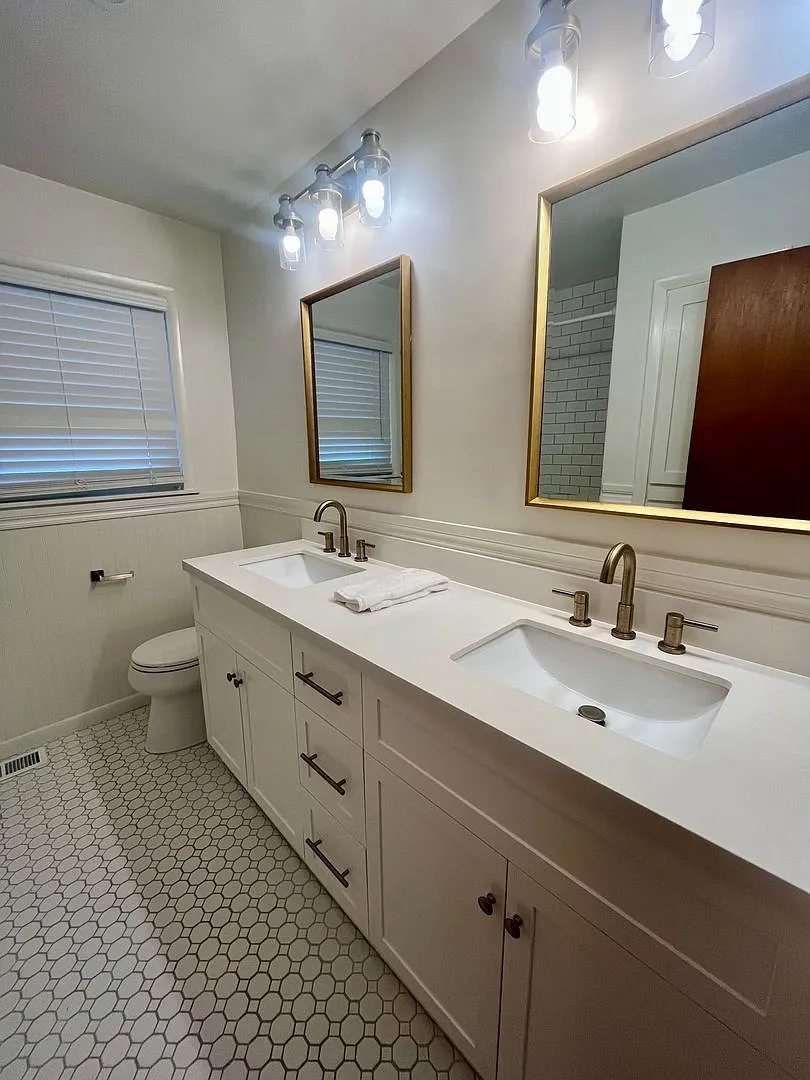 All Brick 3 bedroom 1 bathroom Home near Mercy Hospital Available Now ! — Photo 4