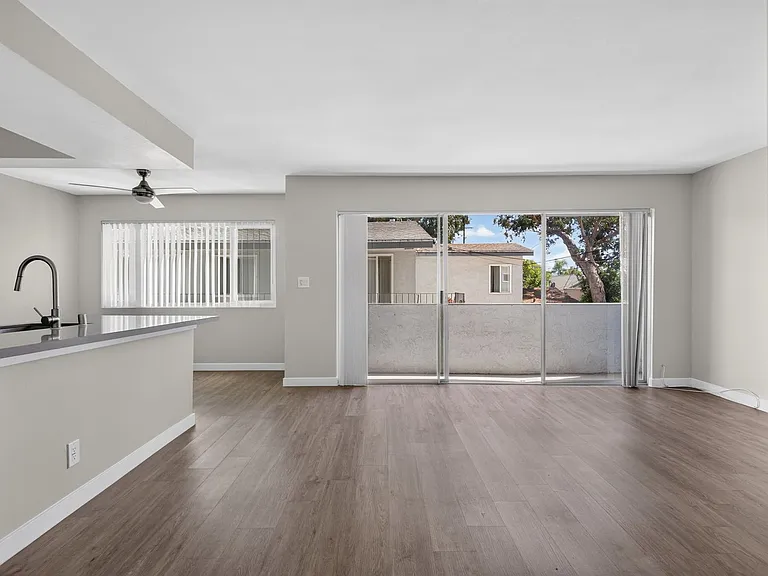 425 Coronado Ave — Photo 11