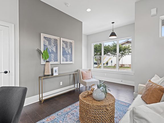 4th image of 1554 Cowart St #1