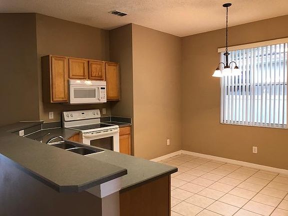 3rd image of 1322 Royal Saint George Dr