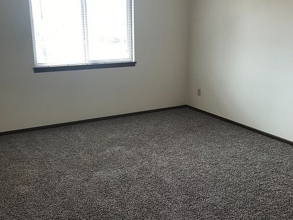 5th image of 4641 Vasey Ave APT 3