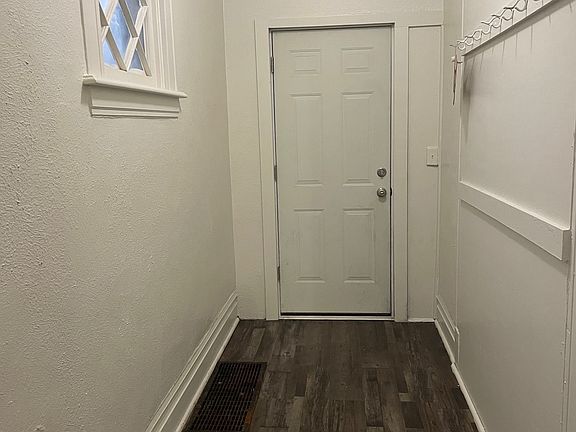 3rd image of 612 Walnut St #612