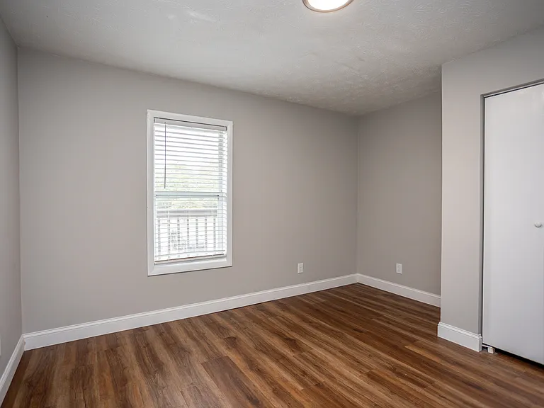 Creek Ridge Apartments — Photo 6