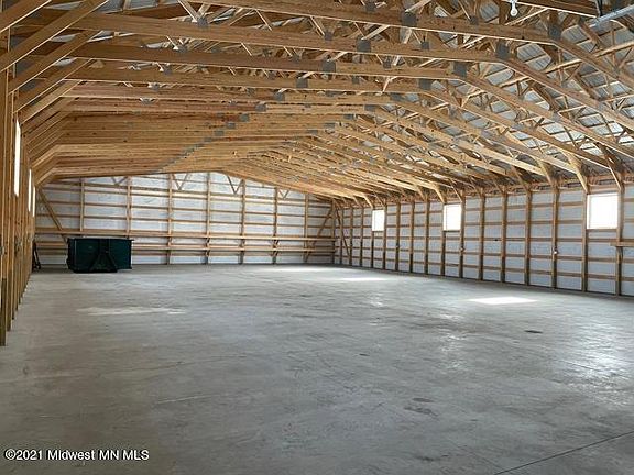 4th image of 17105 Townline Cir