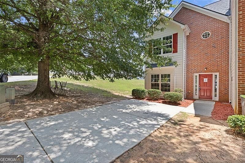 1st image of 378 Brookview Dr