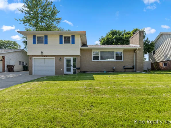 2200 Rossiter Pl, Lansing, MI 48911