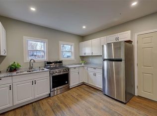 21 Ashton St FLOOR 1, Pawtucket, RI 02860