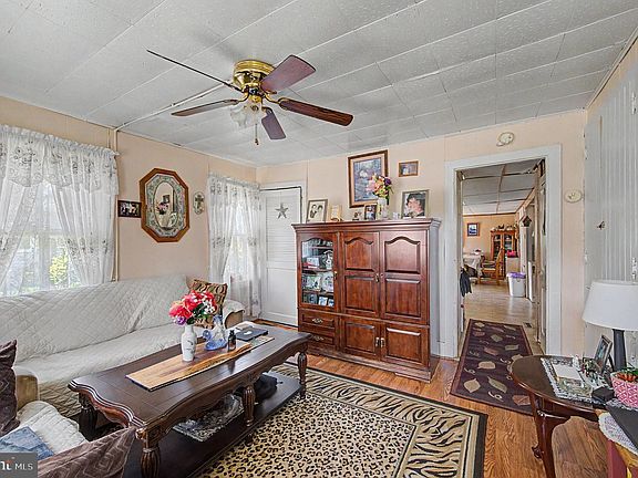 5th image of 339 Broad St