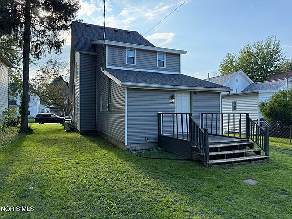 3rd image of 109 Main St