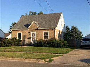 913 8th St, Menasha, WI 54952