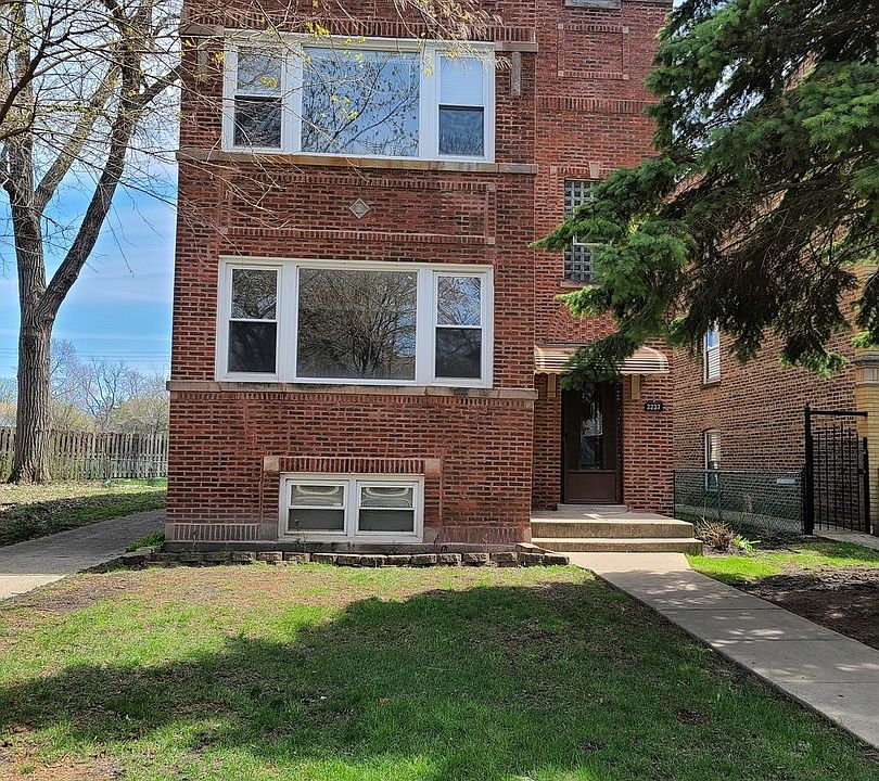 1st image of 2237 N Sayre Ave #1