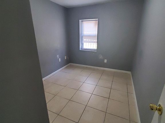 4th image of 16 Sunset Ave #B