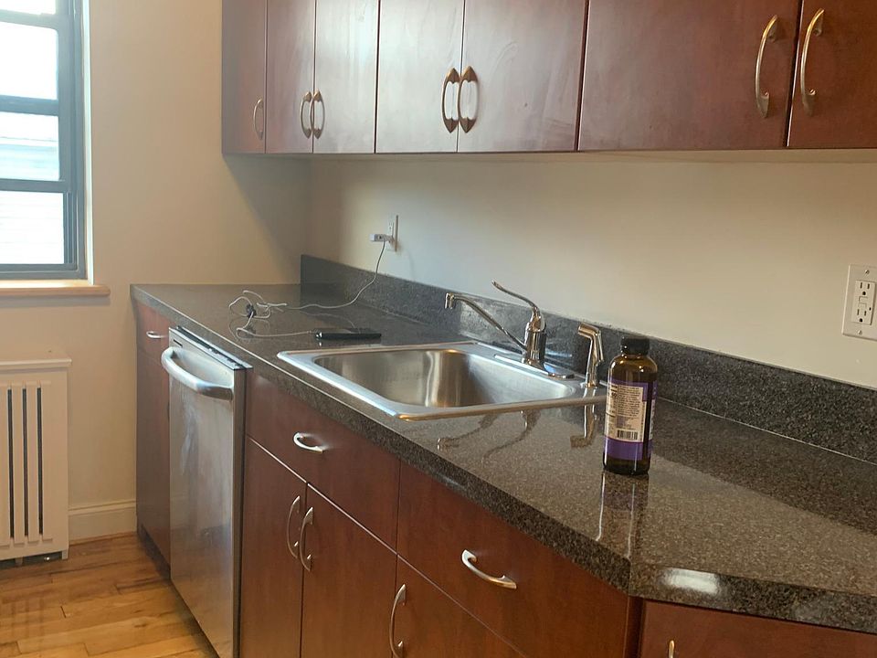 2nd image of 1516 215th St Floor 2