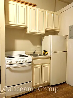 Rented by Lexington Real Estate Group | media 16