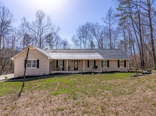 225 Woodmont Pl, Trenton, GA 30752