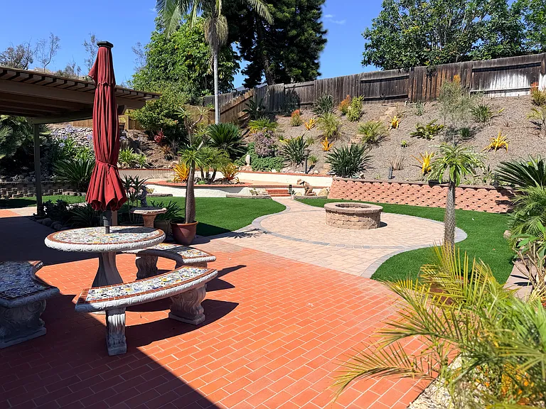2134 Merlyn Pl — Photo 41