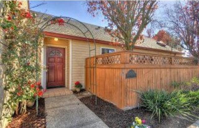 1st image of 10040 Carmona Ct