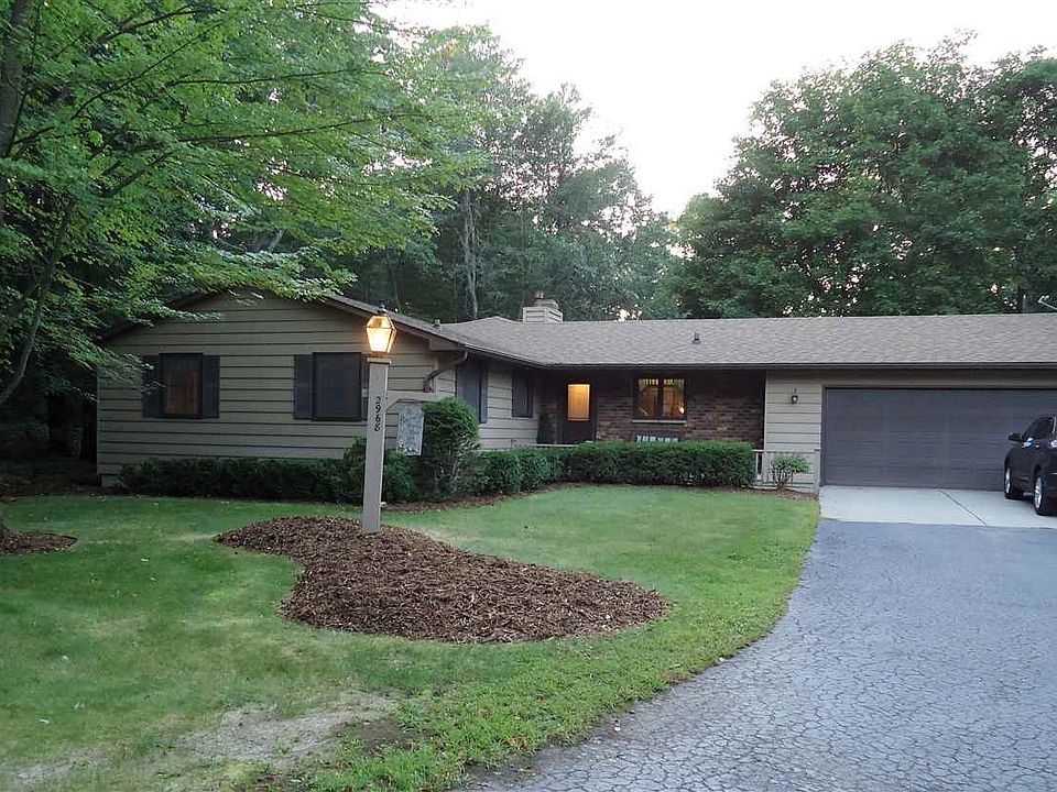 2968 Jack Pine Ln