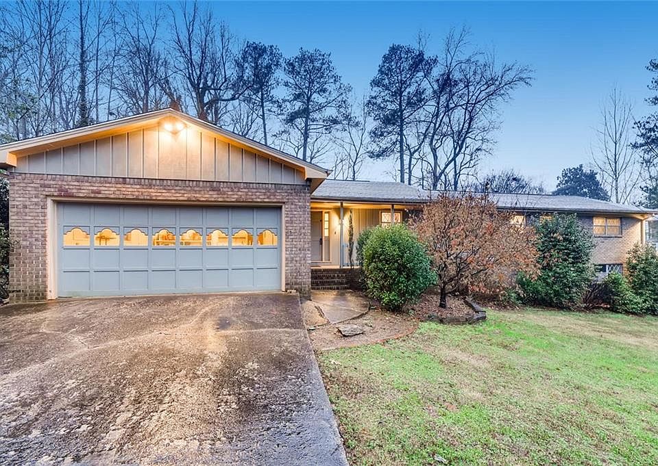 1st image of 3824 Dora Dr SE