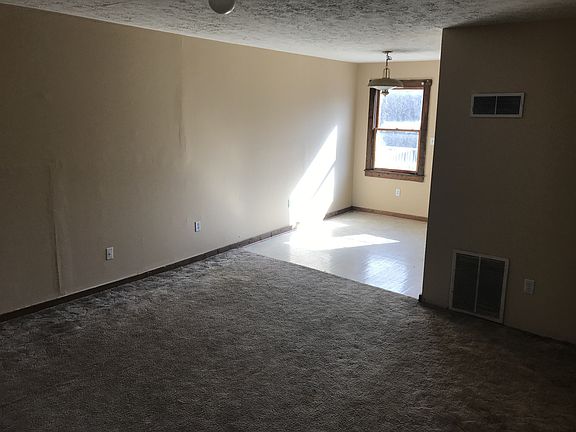 2nd image of 101 Meadow Green Dr APT 5