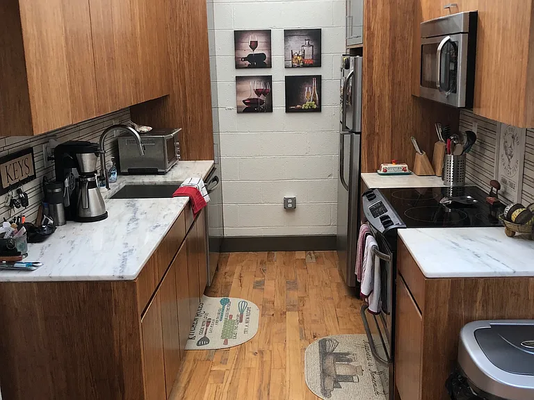 2906 W. Clay St. — Photo 2