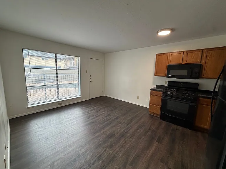 4107 Avondale Ave #102 — Photo 2