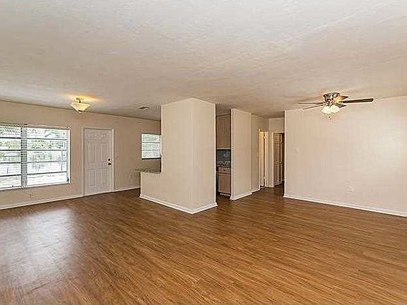 3rd image of 1885 NE 154th St