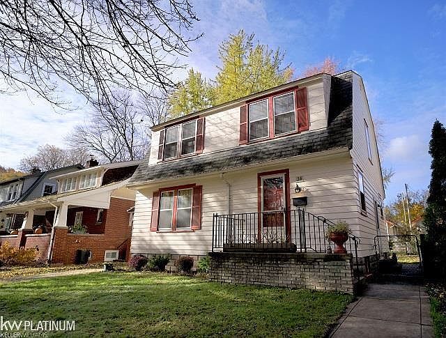 1st image of 24 Lodewyck St