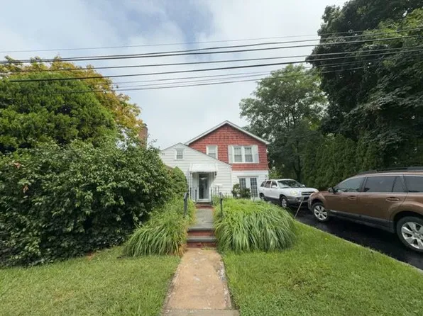 16 Sunset Ave, Glen Cove, NY 11542