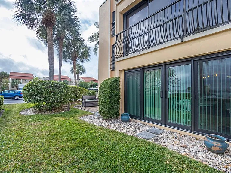 845 S Gulfview Blvd #101 — Photo 1