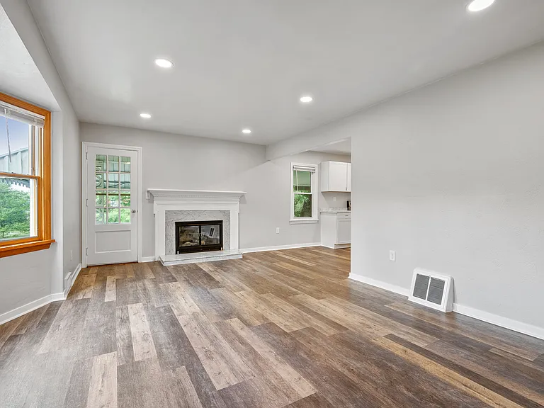 3302 S Park Rd — Photo 9