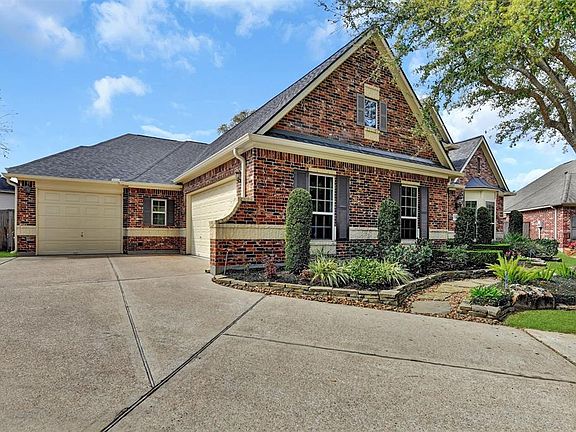 4th image of 20704 Hillsdale Forest Dr