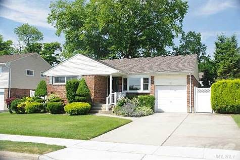 3rd image of 197 Floral Ave
