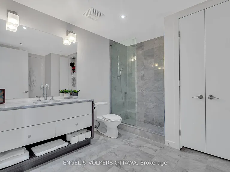 300 Lisgar St #701 — Photo 23