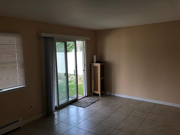 4th image of 645 Grand Ave