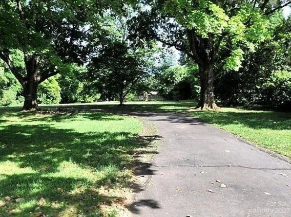 2317 Sharon Ln, Charlotte, NC 28211