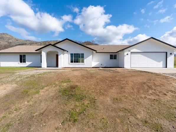 6881 Morain Dr, Sanger, CA 93657