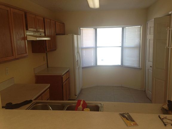 Kitchen (stove will be included)