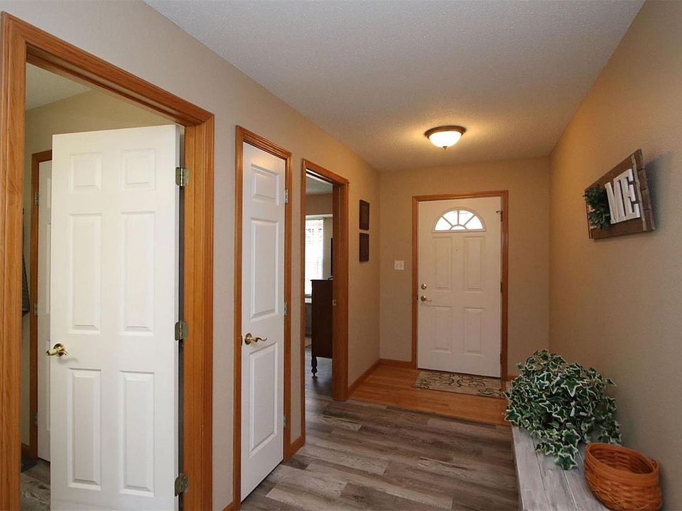 1325 Poplar St Highland IL Zillow