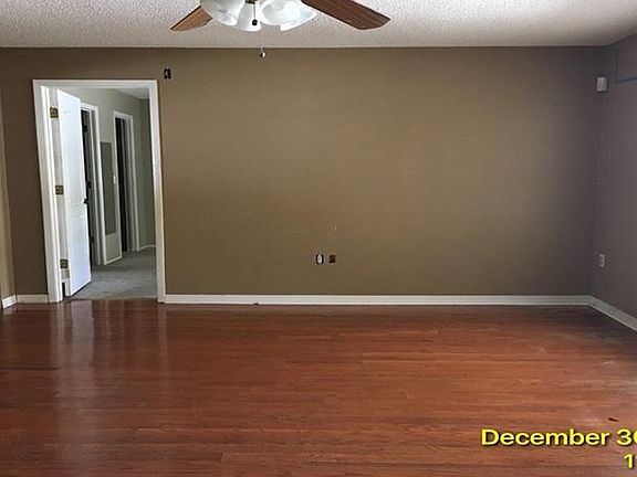 2nd image of 860 Oakwood Loop N
