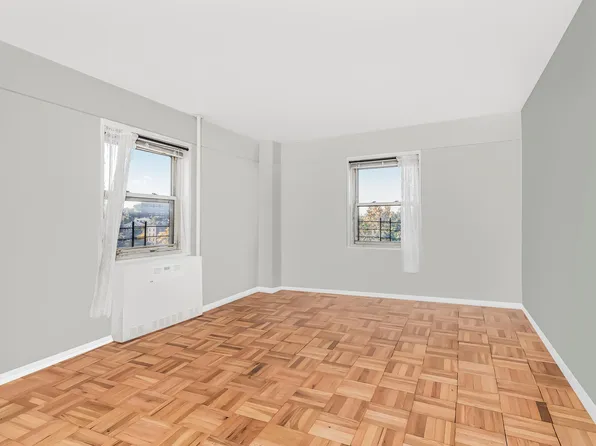 2 Fordham Hill Oval image 14 of 33