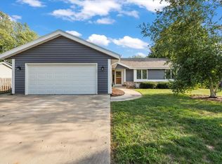 29637 Fernwood Dr, Waterford, WI 53185