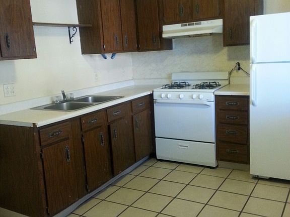 3rd image of 418 Rhode Island St NE APT D