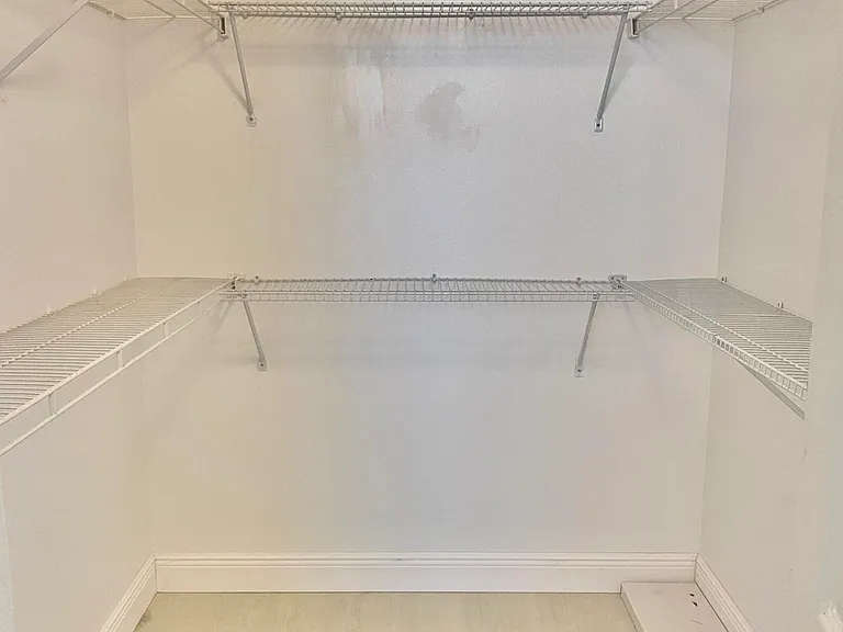 630 Sapodilla Ave #204 — Photo 11